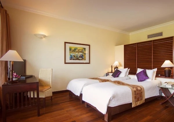 Deluxe Partial Sea View