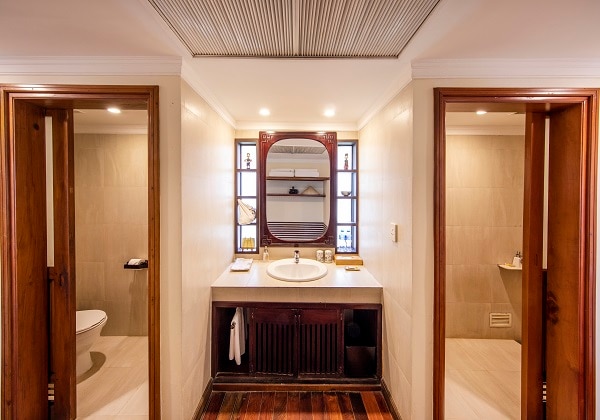 Deluxe Partial Sea View