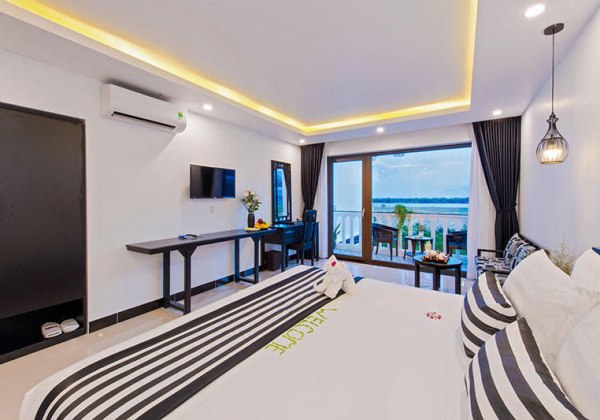 Deluxe River View Balcony