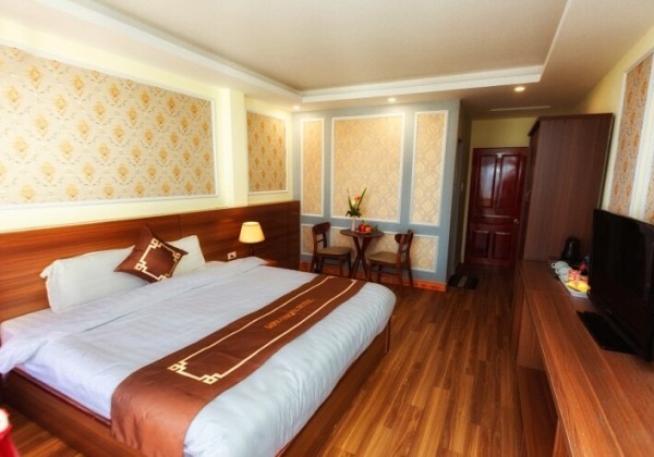 Deluxe Balcony Mountain View Twin/Double