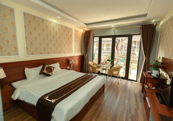 Superior Balcony Mountain View Twin/Doub