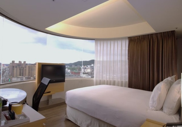 1 Queen Standard City View