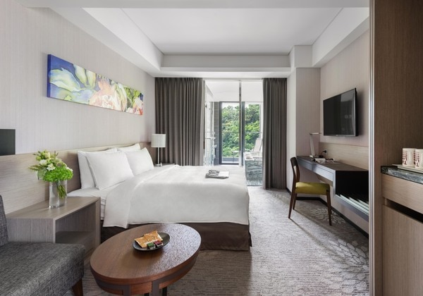 Luxury King Room with Mountain View