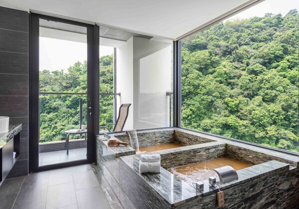 Luxury King Room  with Mountain View