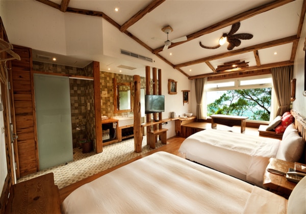 Luxurious Family Room/ mountain view