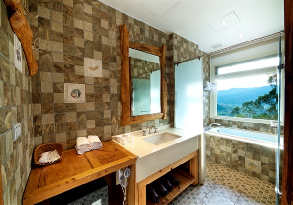 Luxurious Family Room/ mountain view