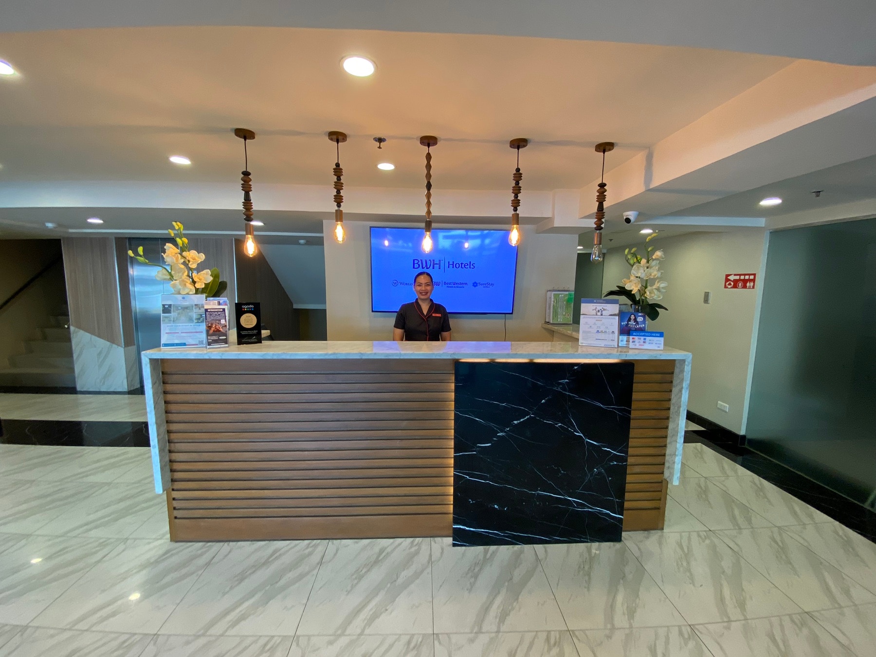 フロントデスク