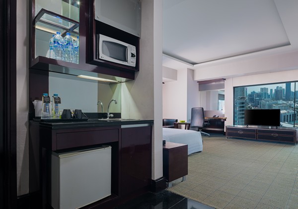 Mars Venus Suite Pantry