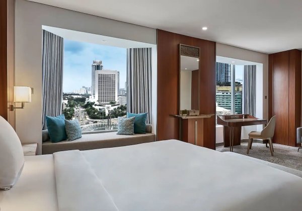 1 King Bed with City View