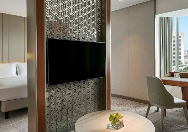 2 Twin Beds with City View