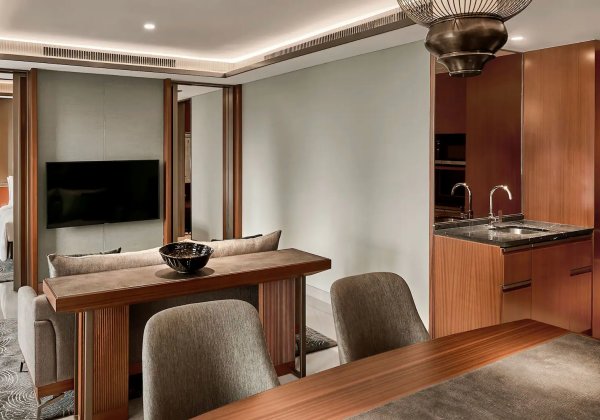 Grand Suite with City View