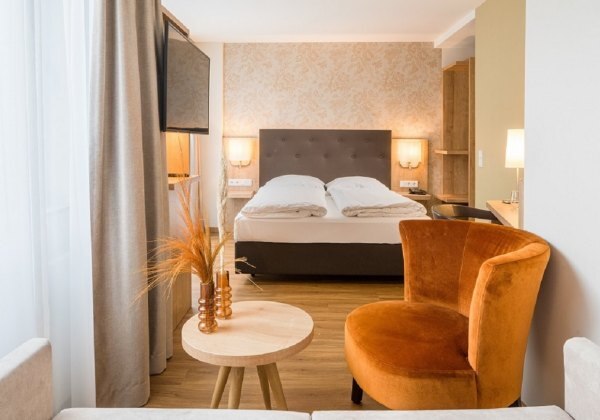 Triple Room Business