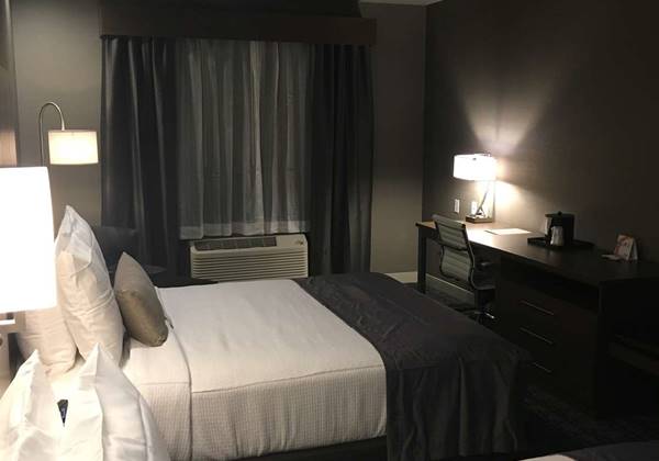Large Double Queen Guest Room