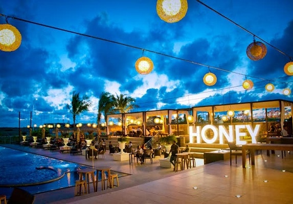 Honey Beach Club, プールサイドバー/イメージ