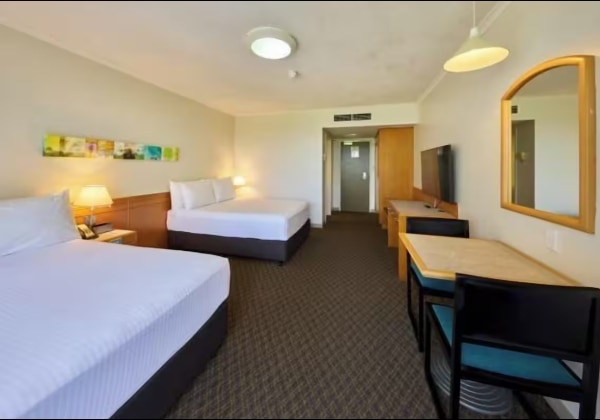 2 Double Beds Sea View