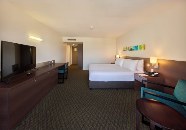 1 King Bed Premium