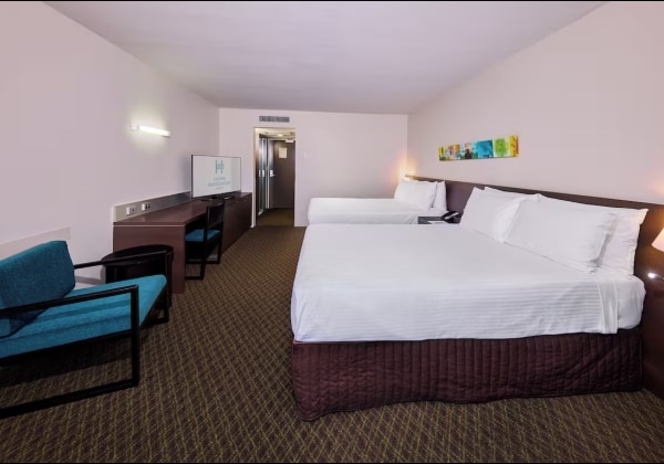 2 Double Beds Premium Sea View