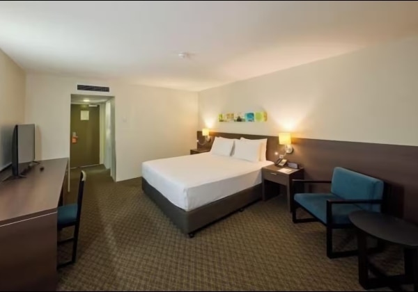 1 King Bed Premium Sea Front