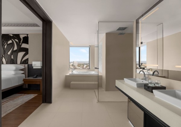 Suite Bathroom