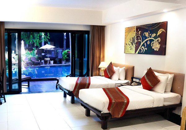 Executive Poolside Twin