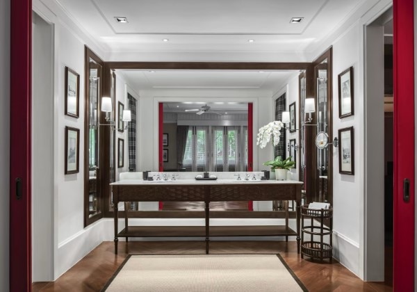 Louis Leonowens Pool Suite