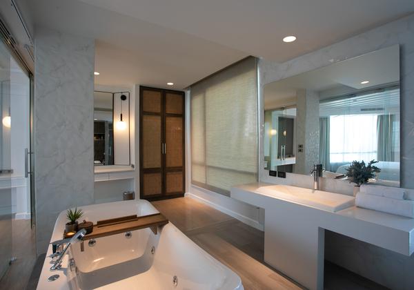 Sensory Suite With Jacuzzi