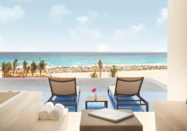 Turquoize Sky Swim Up Ocean Front Master