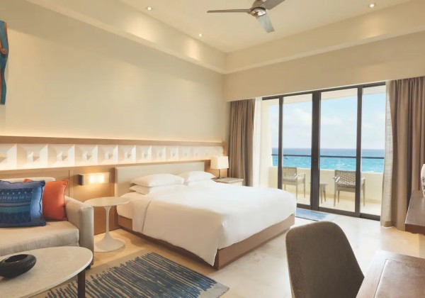 Ocean Front Pyramid Suite