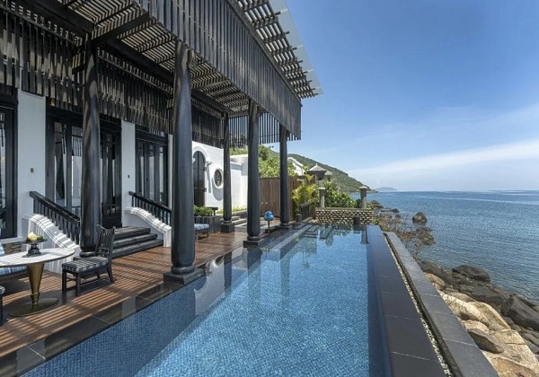 2BR Seaside Villa on the Rocks