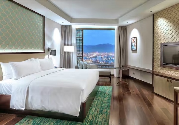 King Guest Room Ocean View