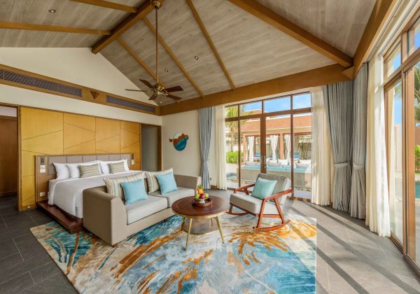 05 Bedroom Beachfront Pool Villa
