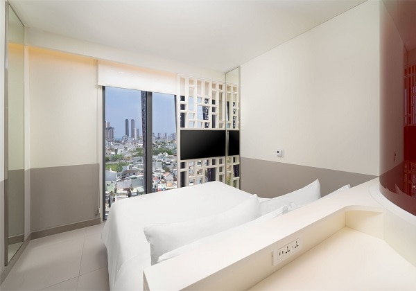 Wink Live 02-Bedroom City View