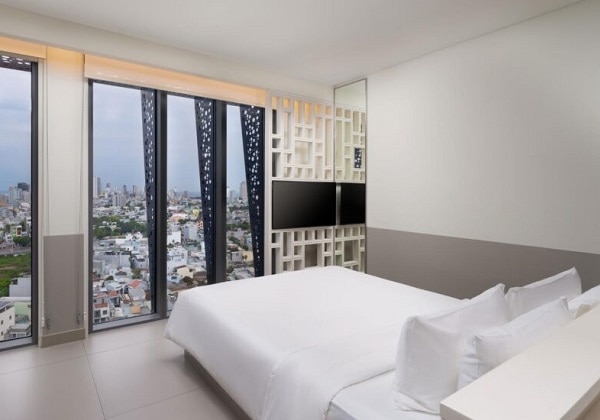 1 King Bed City View Deluxe