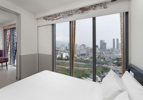 1 King Bed Suite City View