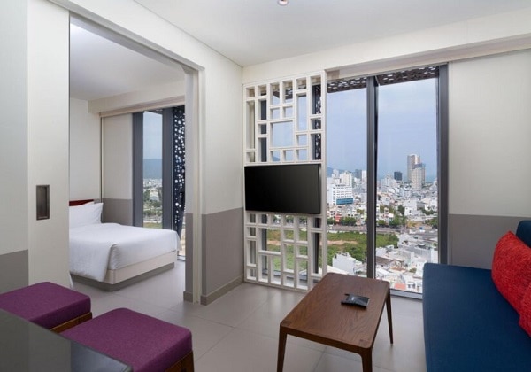 1 King Bed Suite City View