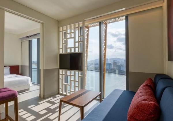 1 King Bed Suite River View