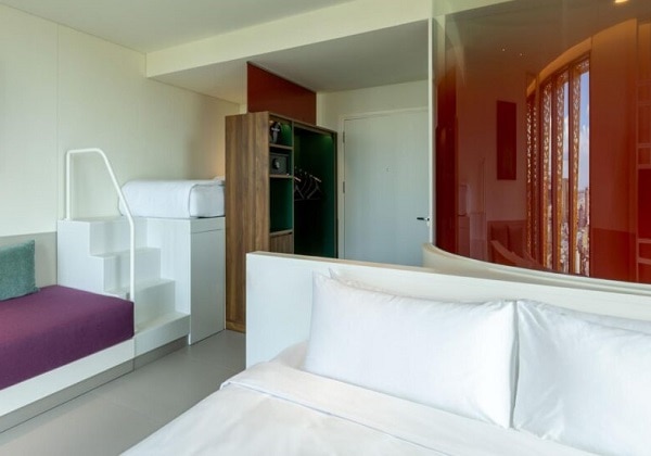 1 King Bed City View Deluxe