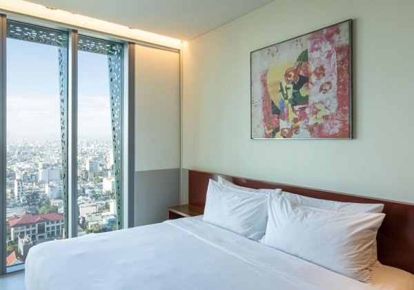 1 King Bed Suite City View