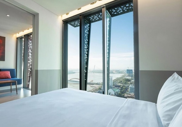 1 King Bed Suite City View