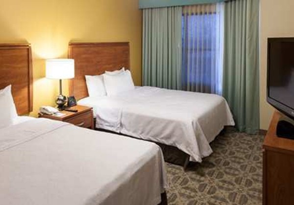 2 QUEEN BEDS 1 BEDROOM SUITE SMOKING