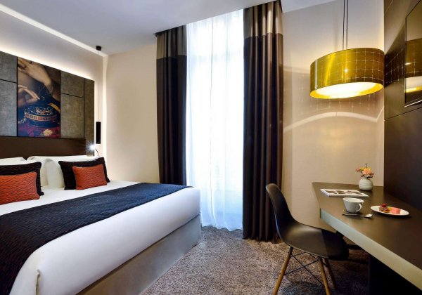 Classic Room With Queen Size Bed