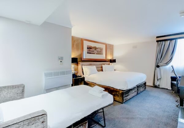 Deluxe Family studio