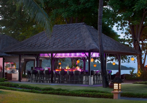 Dining:Sunset Beach Bar & Grill