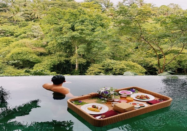 Floating Breakfast