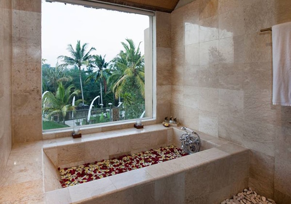 Di Ume Suite Bathroom