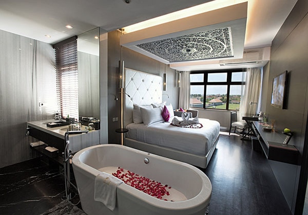 Luxe suite room