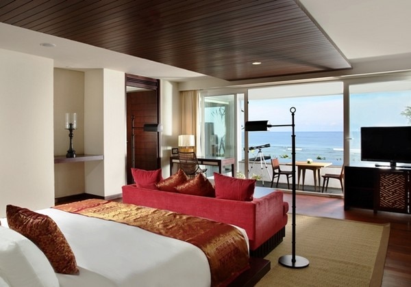 Ocean Front Honeymoon Suite