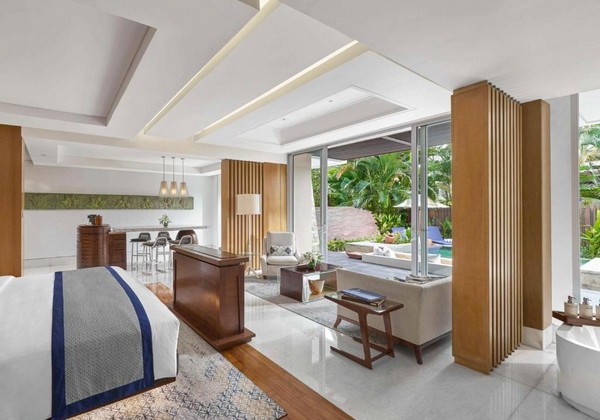 Honeymoon Suite Plunge Pool