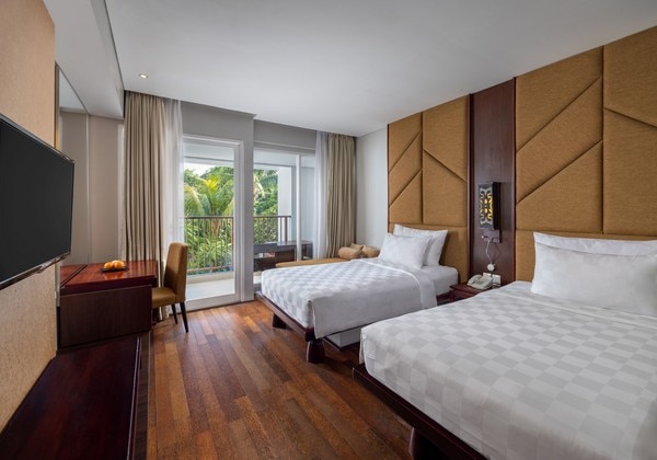 Deluxe Pool View Twin