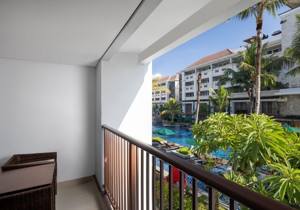 Deluxe Pool View Twin